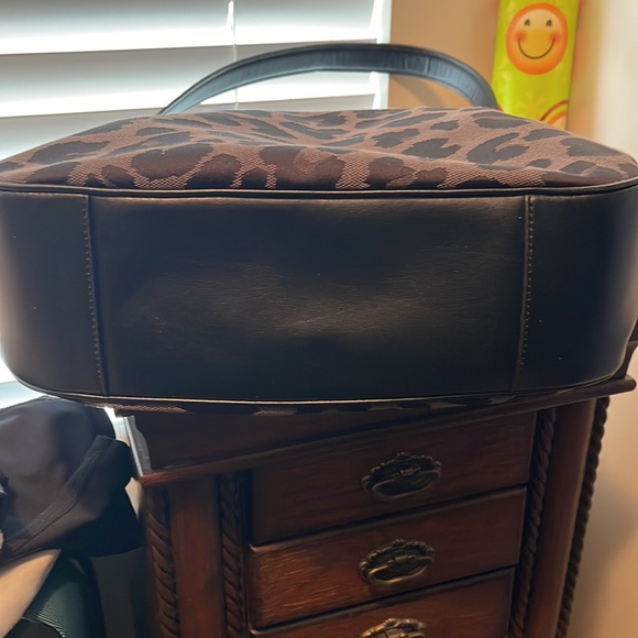 Coach purse - Picture 4 of 4